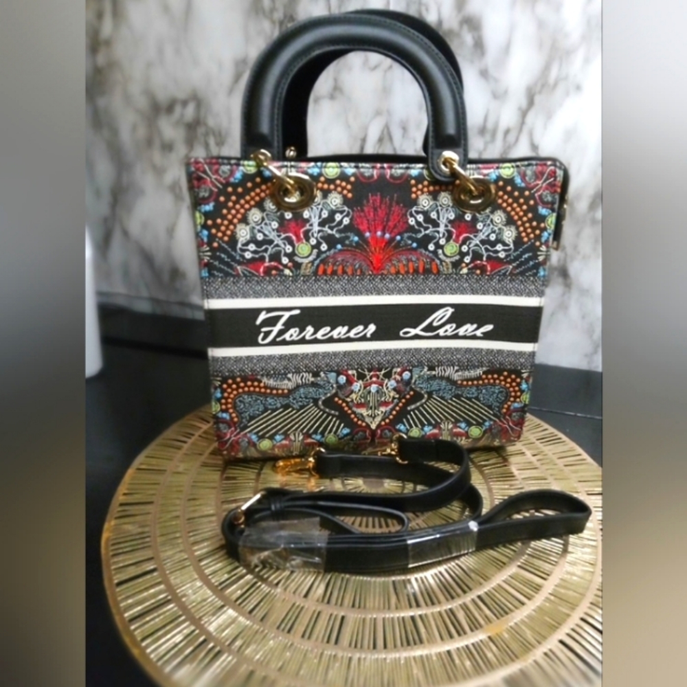 Classic Fashion Forever Love Cross Body Bag with Black Straps